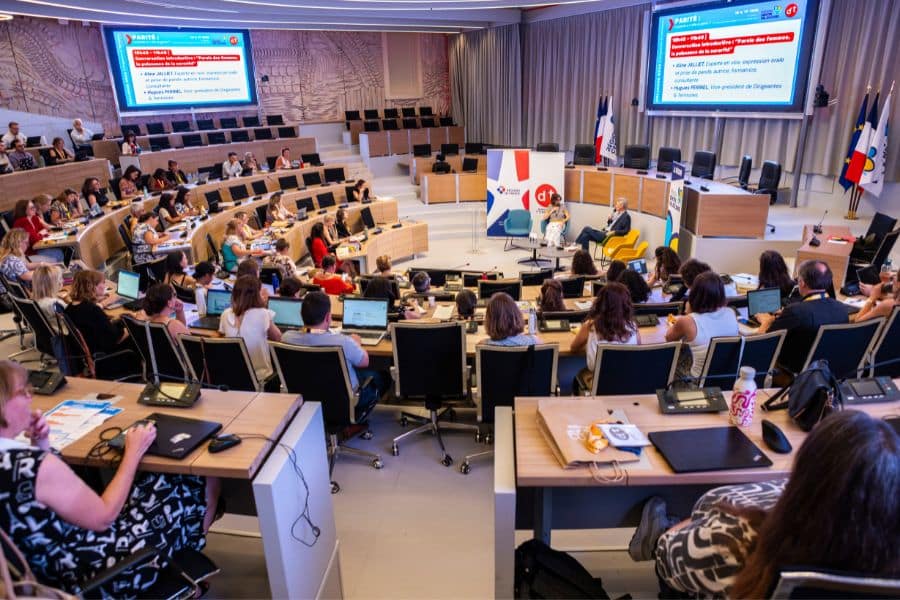 Assemblée Colloque (900 X 600 Px)(8)